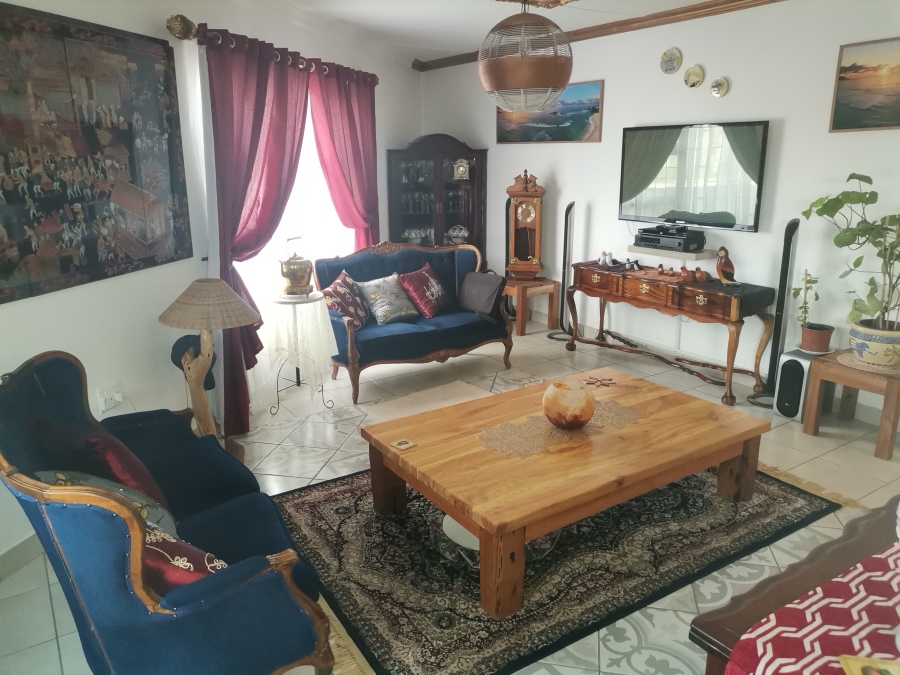 3 Bedroom Property for Sale in Kwanonqaba Western Cape